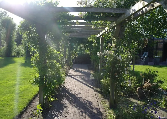 Bed & Breakfast De Parel 3*